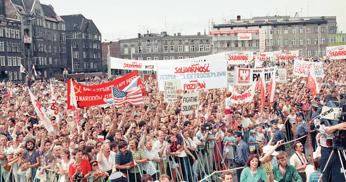Борьба польского народа. Бархатная революция в Польше 1989. Солидарность Польша 1989. Бархатная революция в Чехословакии 1989. В 1989 году в Польше революции..