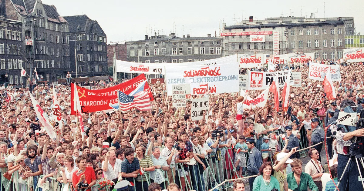 Реформы стран восточной европы. Революция в Польше 1989. Солидарность Польша 1989. Бархатная революция в Польше. В 1989 году в Польше революции..