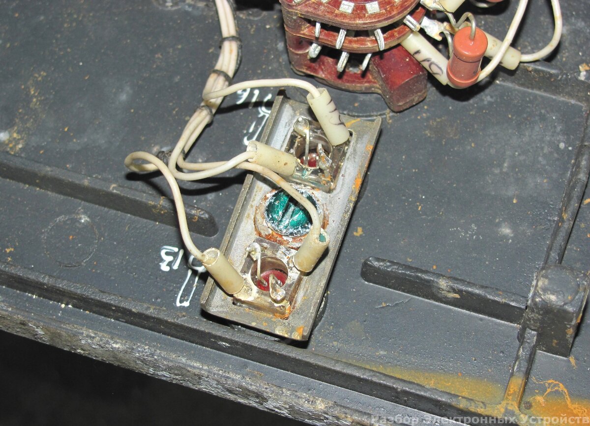 Устройство А-80 / Железный ящик из металлолома. | Разбор Электронных ...