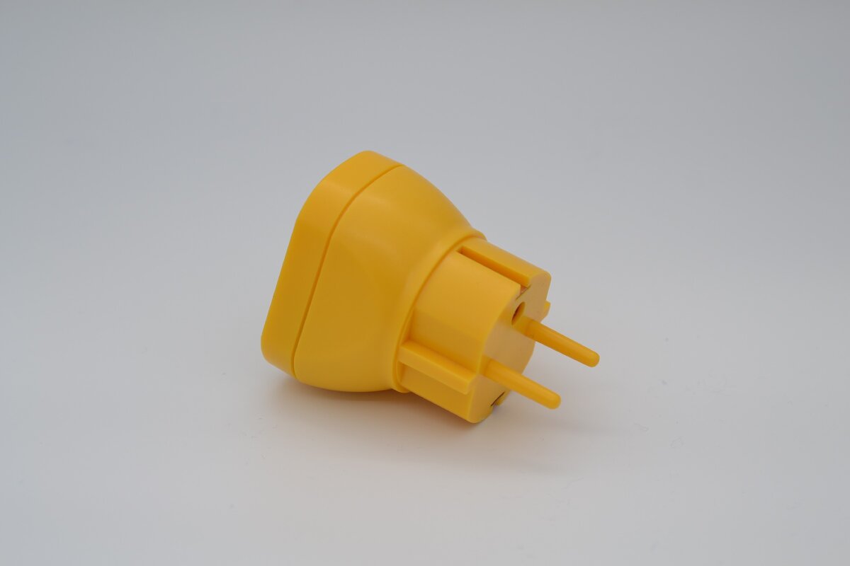 Точка заземления, вилка (2х4мм разьема, 1х10мм кнопка, резистор 1 МОм), EP1240-15