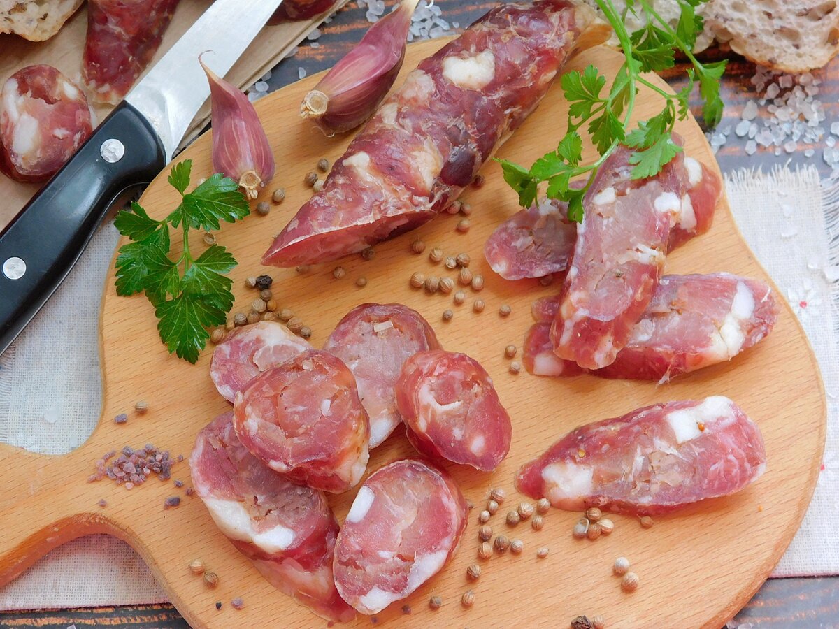 Вяленое мясо. Колбаса полендвица белорусская. Балык свиной ~ 380г. Мясные копчености. Говядина балык.