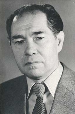 Исфар  Яушев