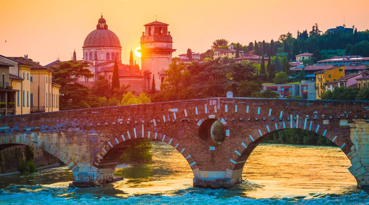 Мост Понте Пьетра. 