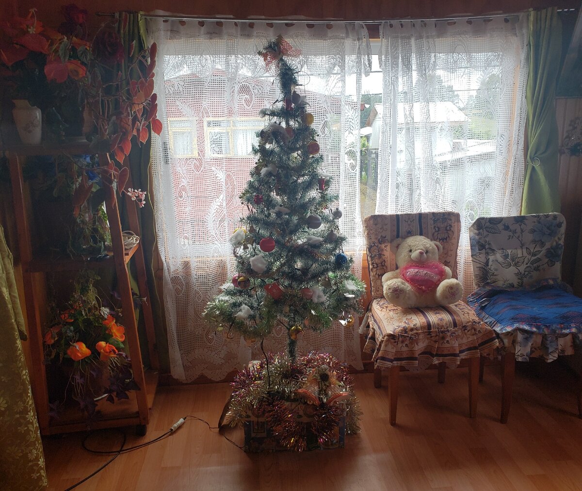 Елка у дедушки и бабушки