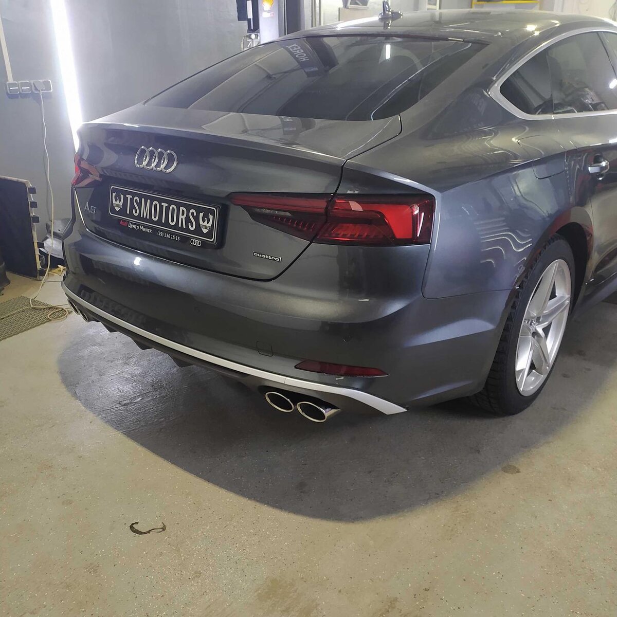 Ауди А5 2019 гв с новым диффузором и банками от модели S5.