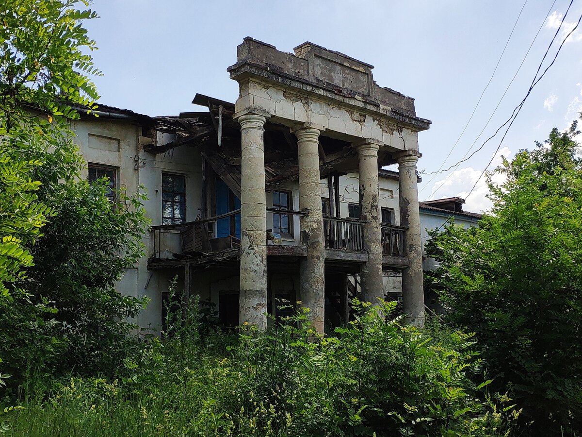 Усадьба Г.И. Кугушева, село Алексеевка, Белогорский район, Крым