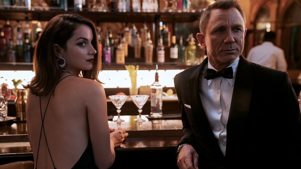 Кадры из фильма "Не время умирать". Источник Яндекс. Картинки