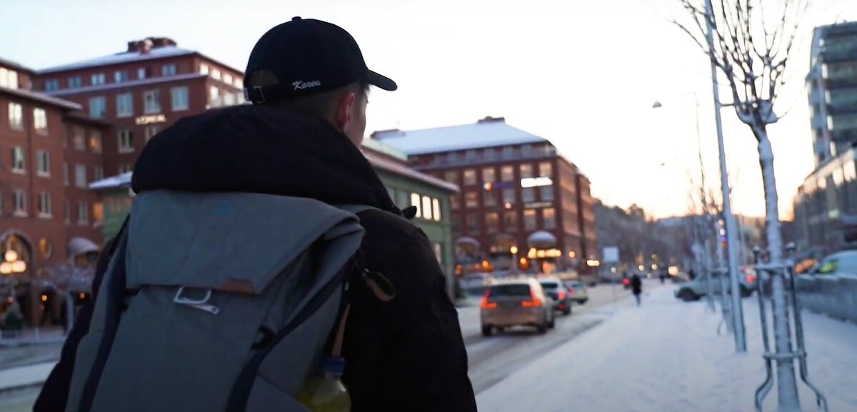 Студент из Швеции. Уже учится в университете. Фото зимой из видео блога. 