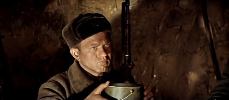 Сморчков в фильме "Горячий снег". Фото: kino-teatr.ru