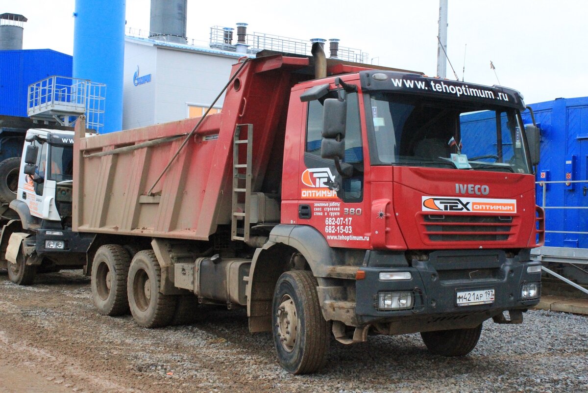 Самосвал IVECO TRAKKER 380 компании  Техоптимум