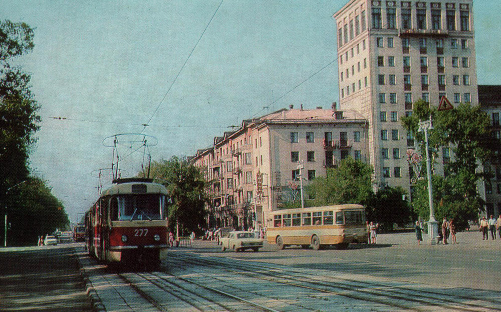 Мой город детства. Типичный городской пейзаж 70-х. (фото из Яндекс-картинок)