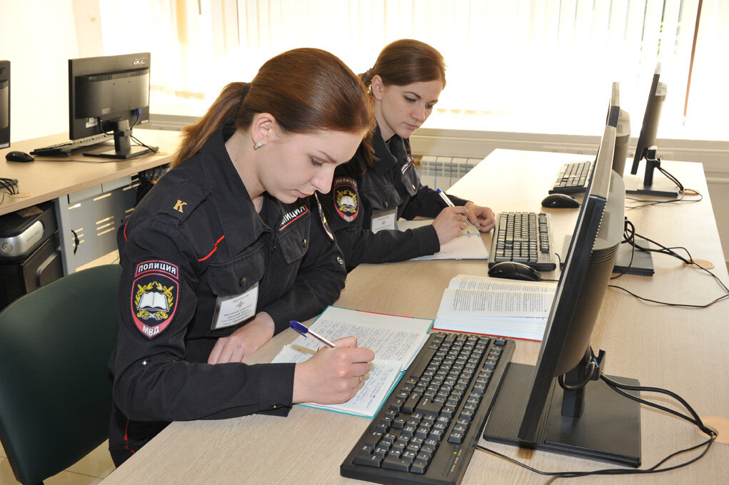 Справочник мвд. Миграционная служба полиции. Дети в миграционной службе. Миграционная служба МВД. Автомобиль миграционной полиции РФ.