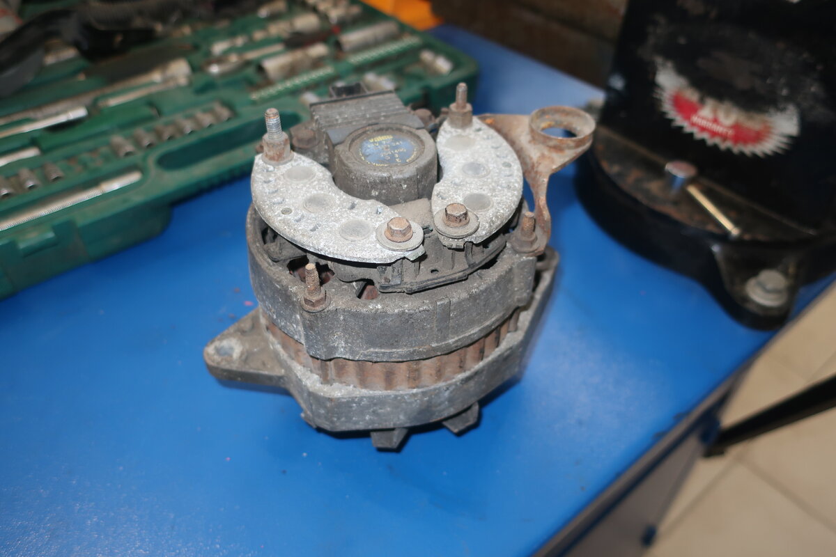 генератор от Вольво 460