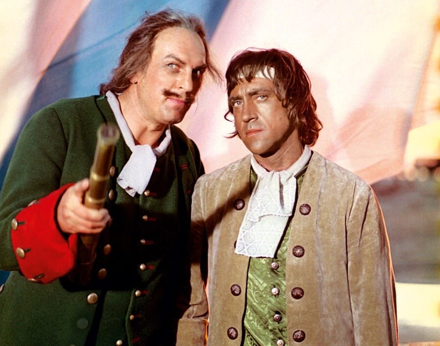 Кадр из советского фильма «Сказ про то, как царь Петр арапа женил»