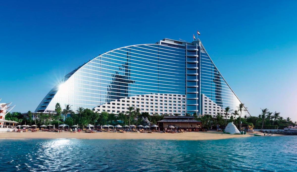 Отели в баку на берегу моря. Jumeirah Beach Hotel Дубай. Каспийское море отель Джумейра. Отель волна в Дубае Джумейра. Парус Джумейра Бич.