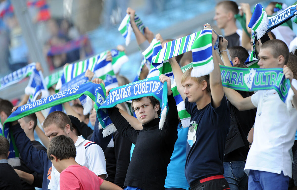 команда крылья советов самара. крылья советов (футбольный клуб, самара). крылья советов самара состав команды. фанатский сектор самара арена. крылья советов (футбольный клуб, самара).