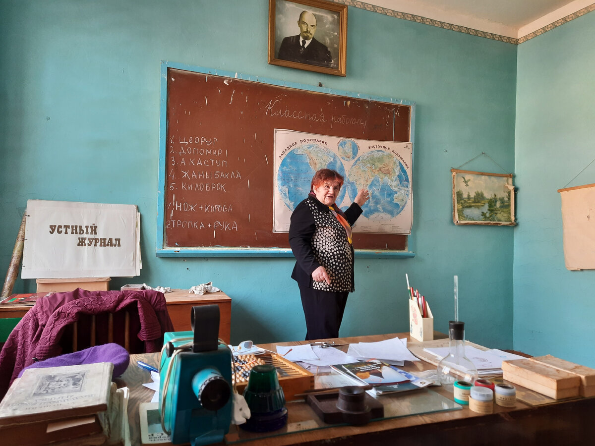 Как при СССР. Побывал внутри закрытой сельской школы, где все сохранилось  почти нетронутым | 1520. Все о ж/д | Дзен