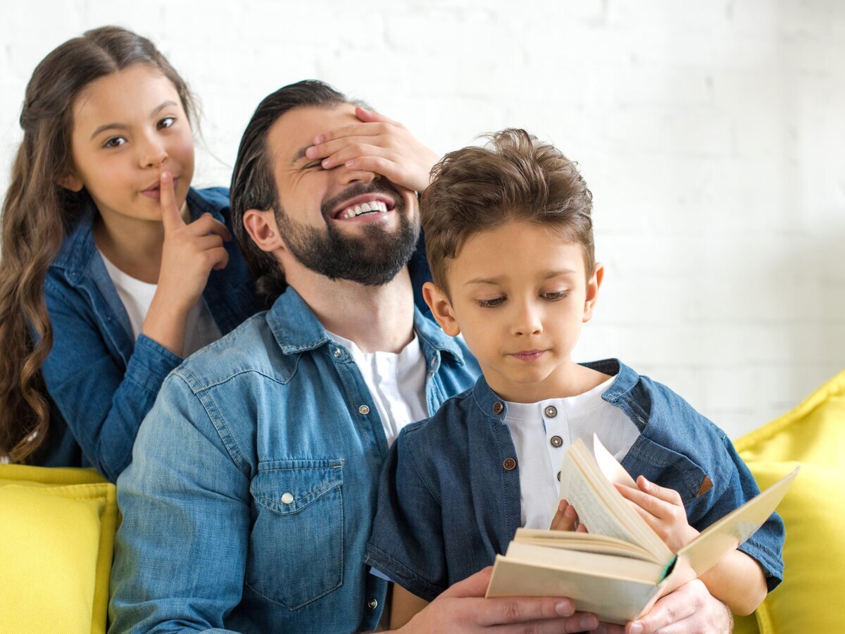 I student my father. Отец студента. Папа студент.