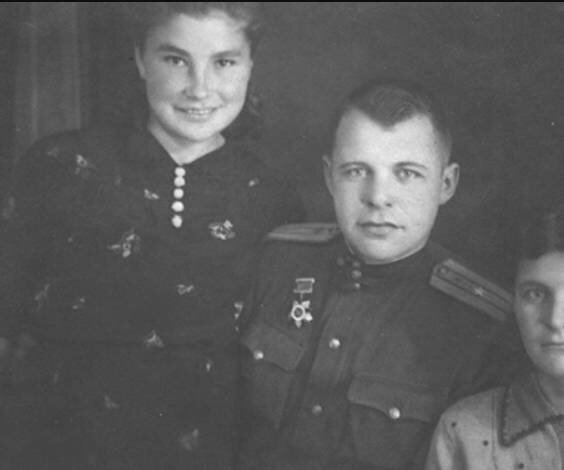 Скрин фото из журнала "Тайны звезд. Ретро"