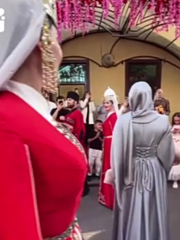 Жена султана лагучева фото биография