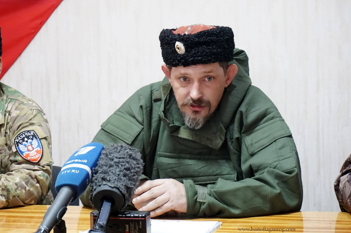 Павел Дрёмов на пресс конференции в Стаханове