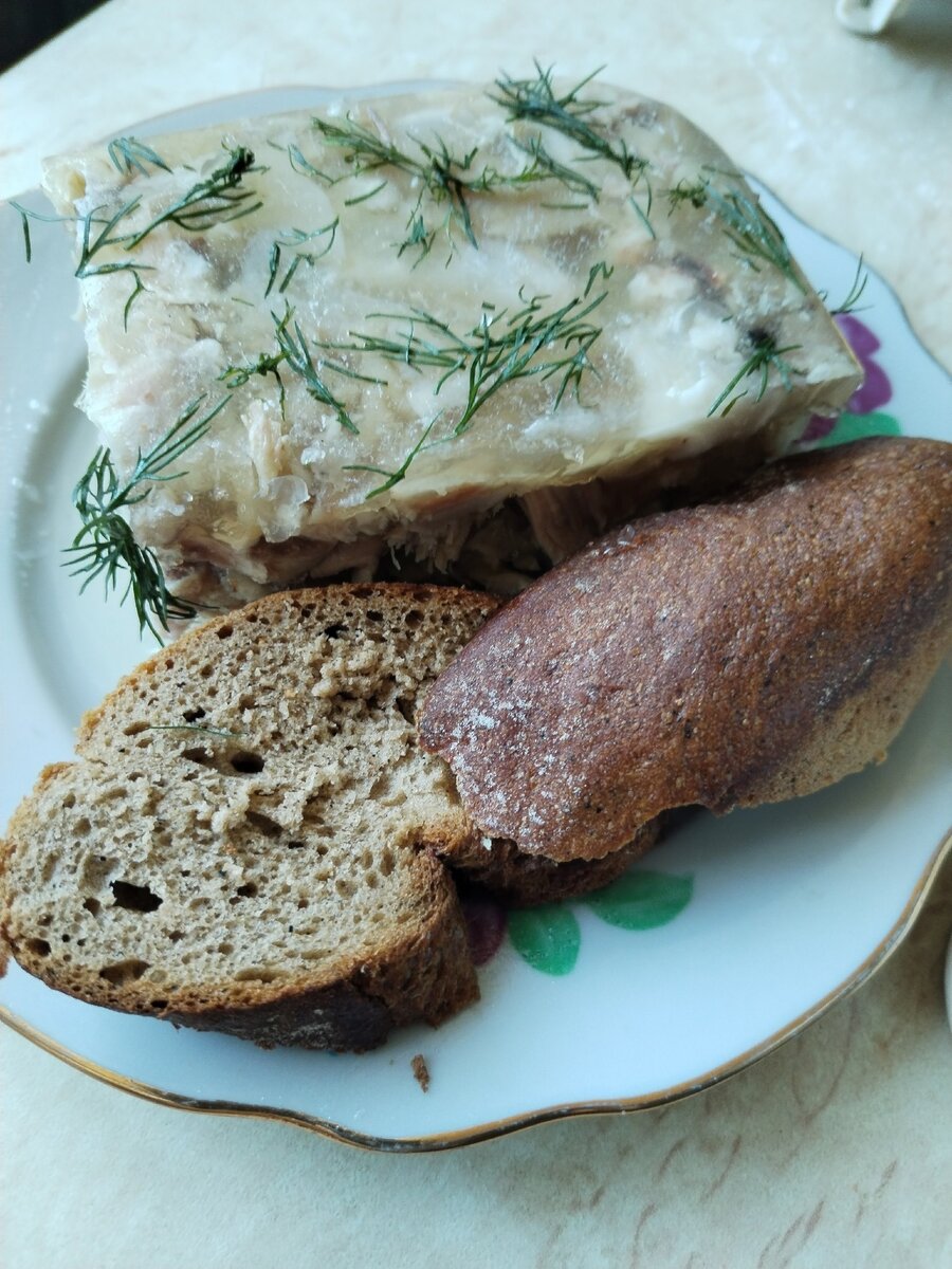 Простой рецепт холодца из свинины и курицы. Ничего лишнего | (НЕ)КУЛИНАРКА  | Дзен