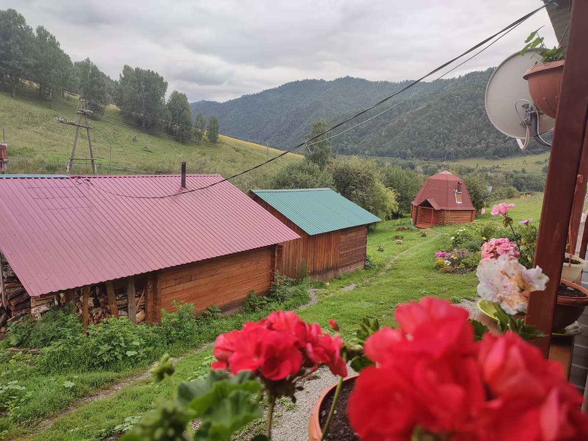 Сначала было пасмурно)