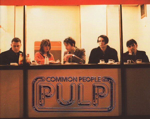  Сингл "Common People" ("Простые люди") был и остается одним из главных хитов не только 1995 года, но всей короткой "эры бритпопа", правда, история песни началась еще в конце 80-х.