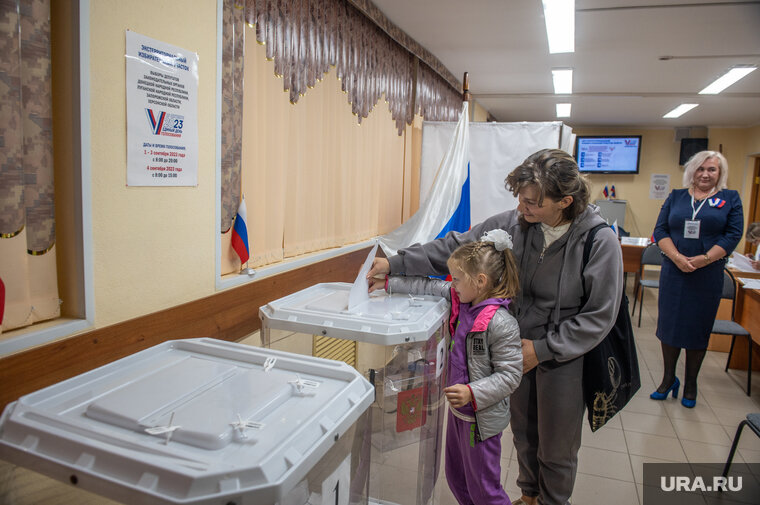    Младшая дочь Мельниковых сегодня пошла в первый класс Сергей Русанов © URA.RU
