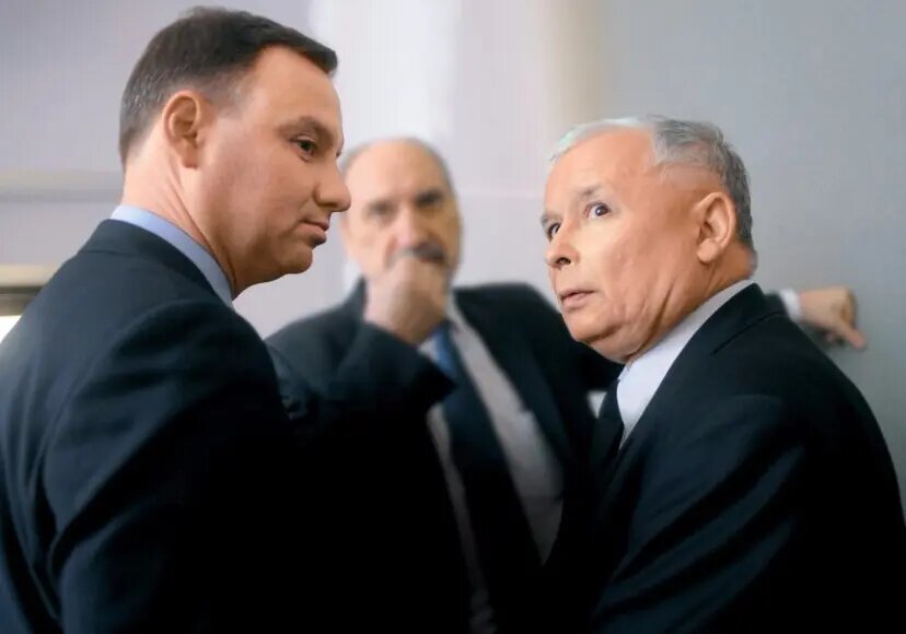 Сегодня партии власти Польши «ПиС» и ее лидерам совсем непросто: конкуренция растет и до выборов выдохнуть точно не получится…