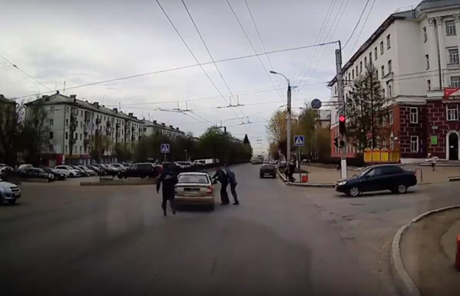 Фото – скриншот видео ГУ МЧС по Кировской области