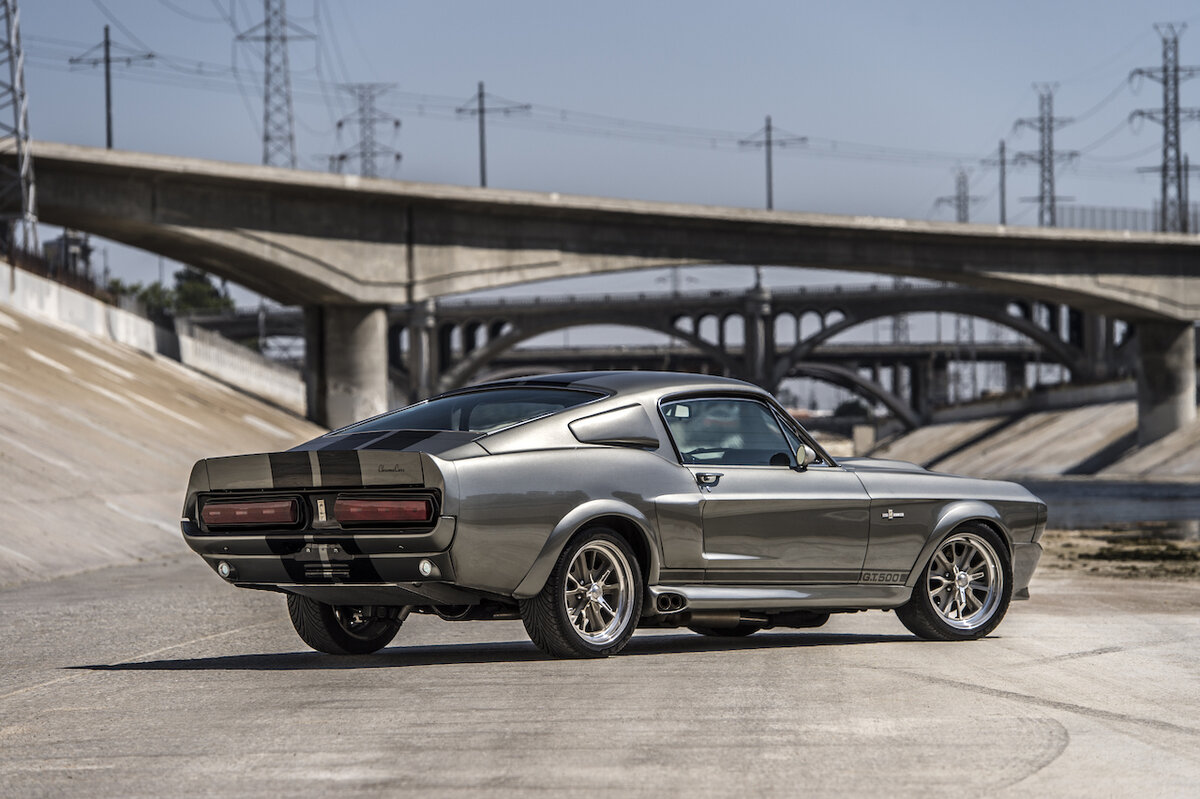 К моменту выхода фильма стоимость одного экземпляра Shelby GT500 могла составлять в пределах 100 тыс. долларов и выше. К настоящему времени цена этих машин возросла в два-три раза.