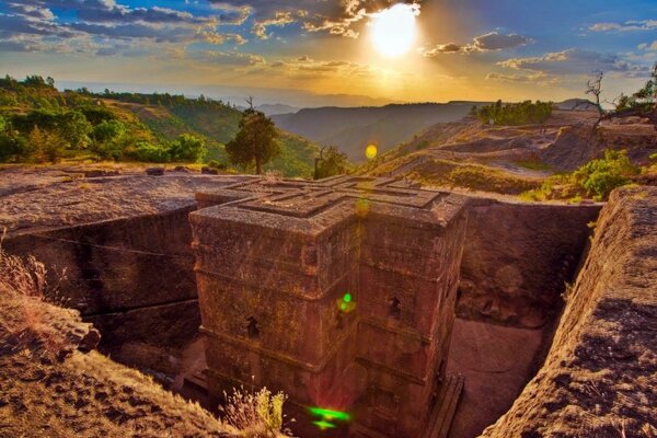 Как в Эфиопии делали свой Иерусалим и вырубали церкви в скалах