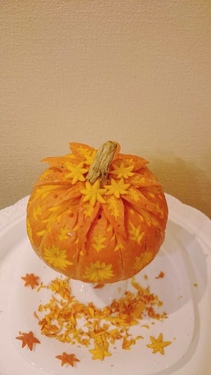 Тыква маленькая, но красивая!