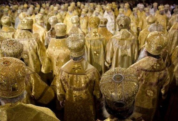 Как бедно одеты, однако.