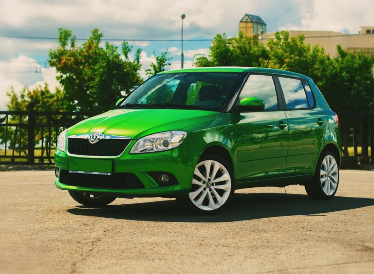 skoda-fabia,авто,машины,девушки,женщины