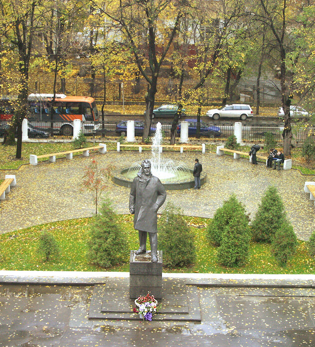 Памятник Н.Э. Бауману. Источник: http://www.bmstu.ru/history/event.php?eventid=21
