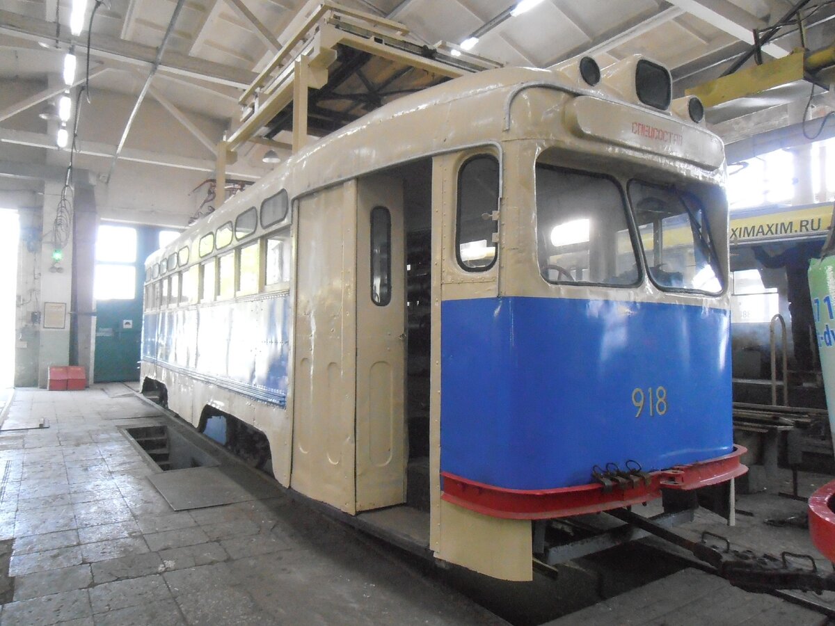 Спецвагон на базе МТВ - 82 в Екатеринбурге.