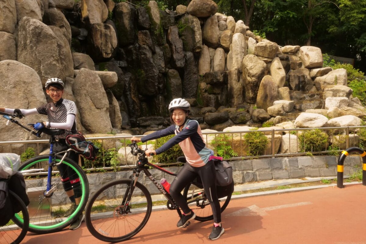 Парк с водопадом