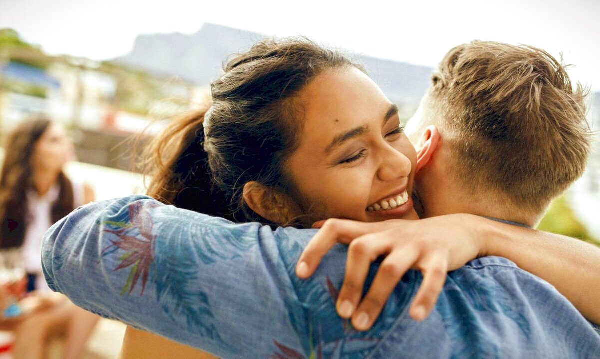 При встрече целовашки