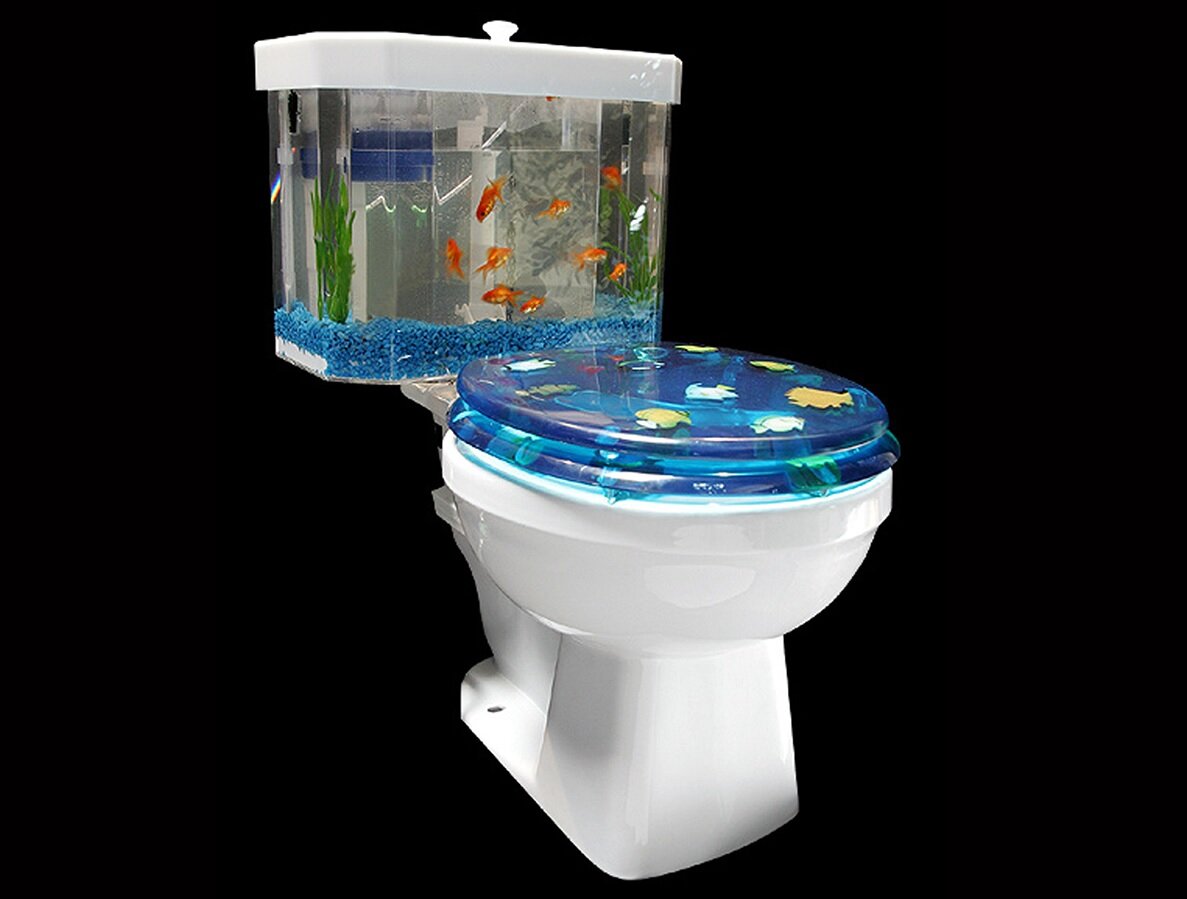 Изображение: Унитаз-компакт из пластика. Источник: nationalgeographic.com