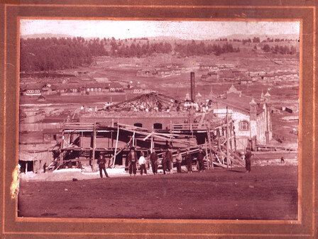 Завод в поселке Тирлянский. Источник: http://tirlyan.magnitogorsk.org/