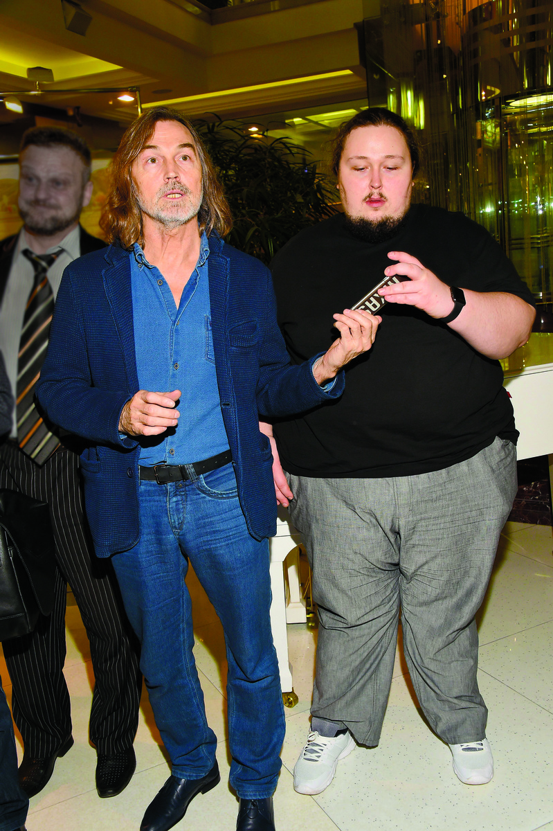 фото из открытого доступа. Да парню явно нужна помощь