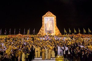 Народные гуляния в Таиланде. Источник: Яндекс Картинки