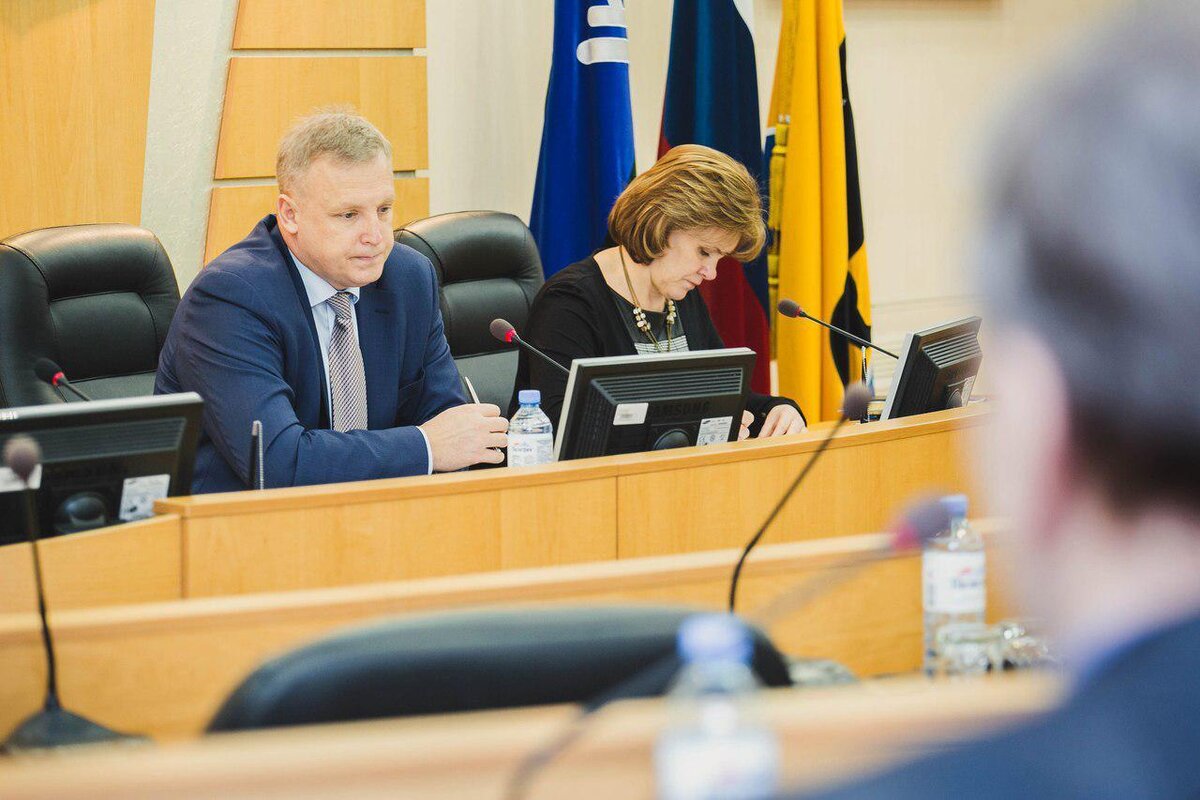 Фото siapress.ru, finparty.ru, dumasurgut.ru, dumahmao.ru, viperson.ru