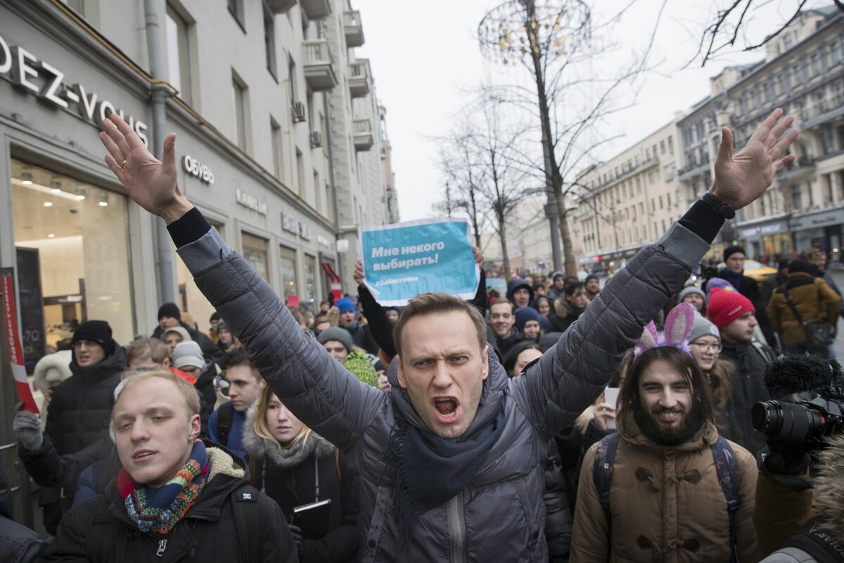   Наша условные либералы опять против, как сказочная Баба-Яга. На этот раз быстро дошли до абсурда: объявляют референдум по поправкам в Конституцию «госпереворотом» и «узурпацией власти».