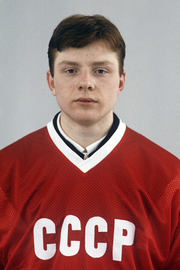 Алексей Жамнов. А какая форма лаконичная была - четыре буквы и всё всем было понятно.  Источник фото: Яндекс картинки