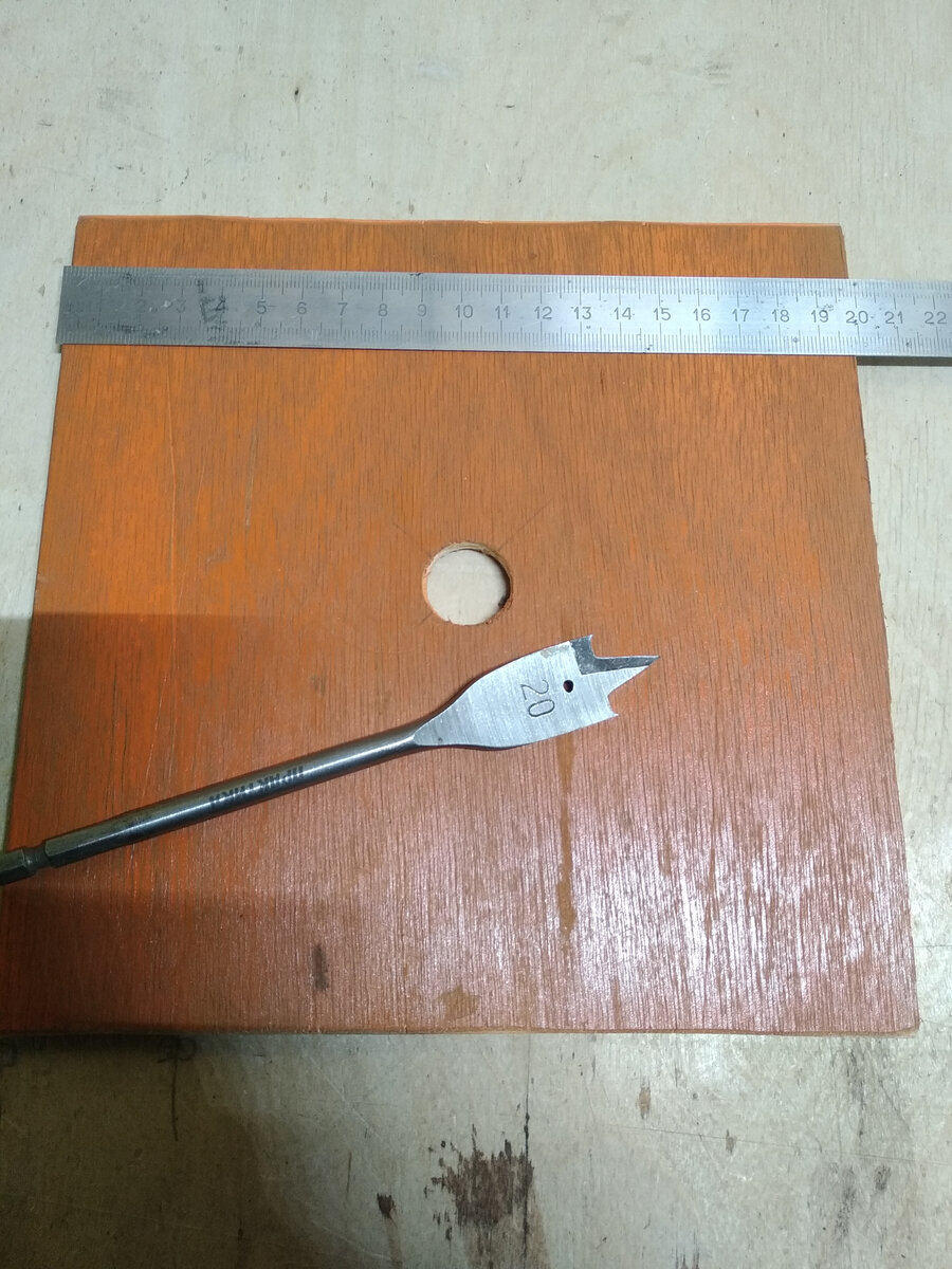 Основание жерлицы из фанеры.