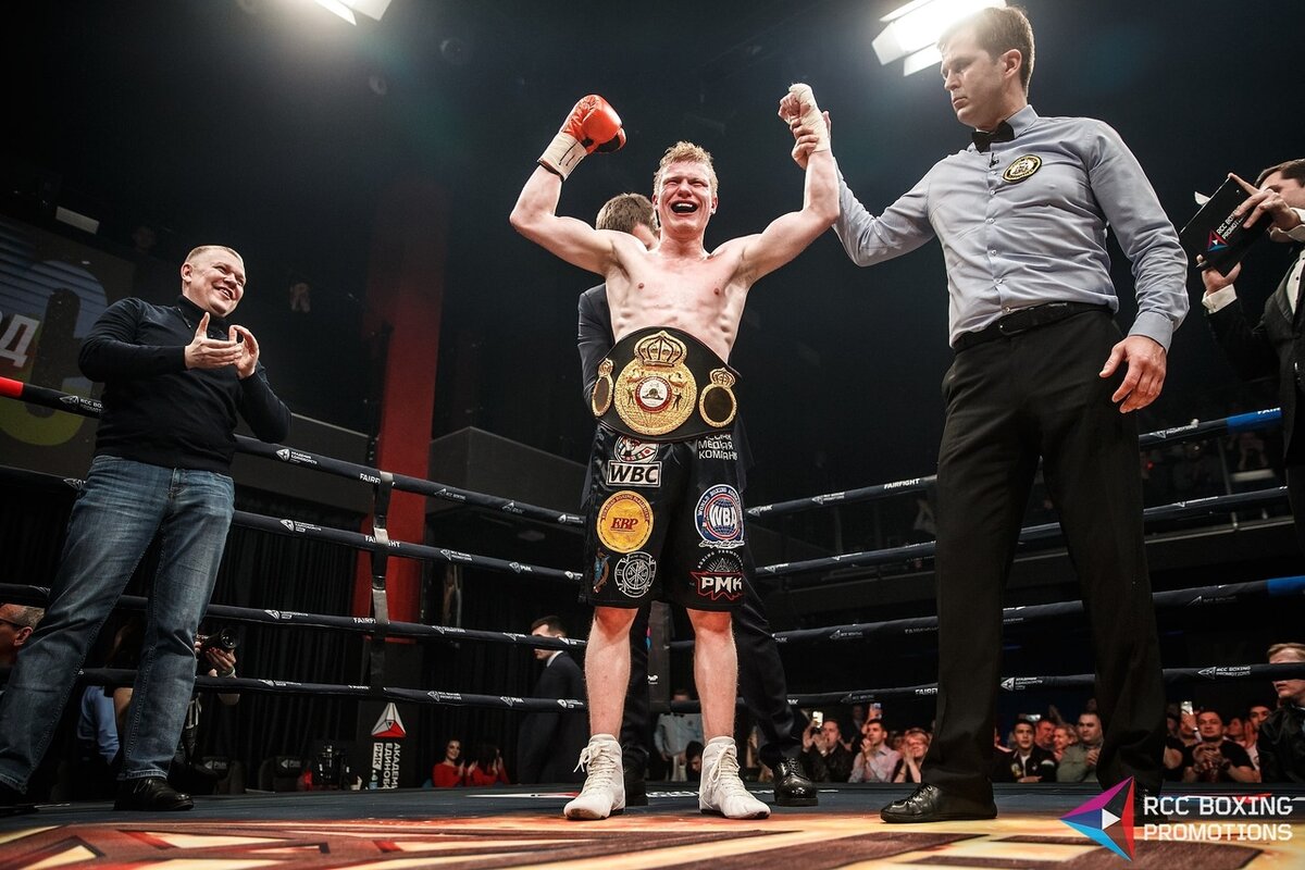 Марк Урванов — один из самых перспективных боксёров России — завоевал пояс WBA Gold на турнире в Екатеринбурге. В седьмом раунде он нокаутировал своего соперника — Акжола Сулайманбека Уулу, представляющего Кыргызстан. Марк рассказал о состоянии его соперника сейчас и о планах на будущее.