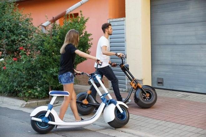 Совместная прогулка на электроскутерах